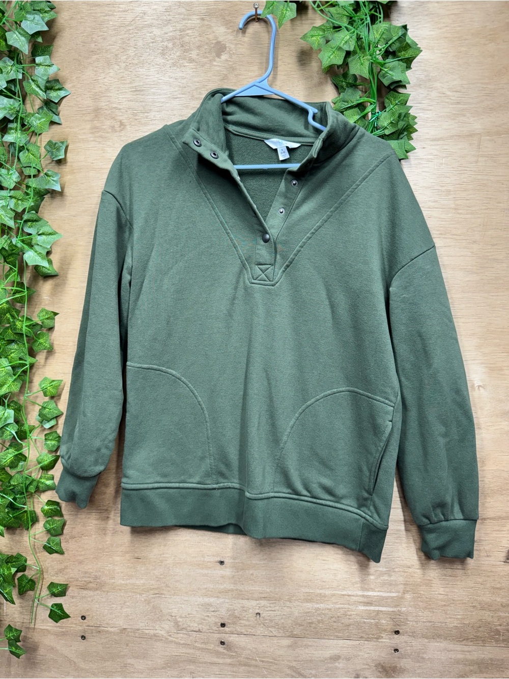 Women’s Olive Green Pullover Sweatshirt